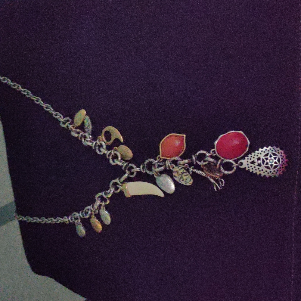 Necklace, costume jewelry 22 inches